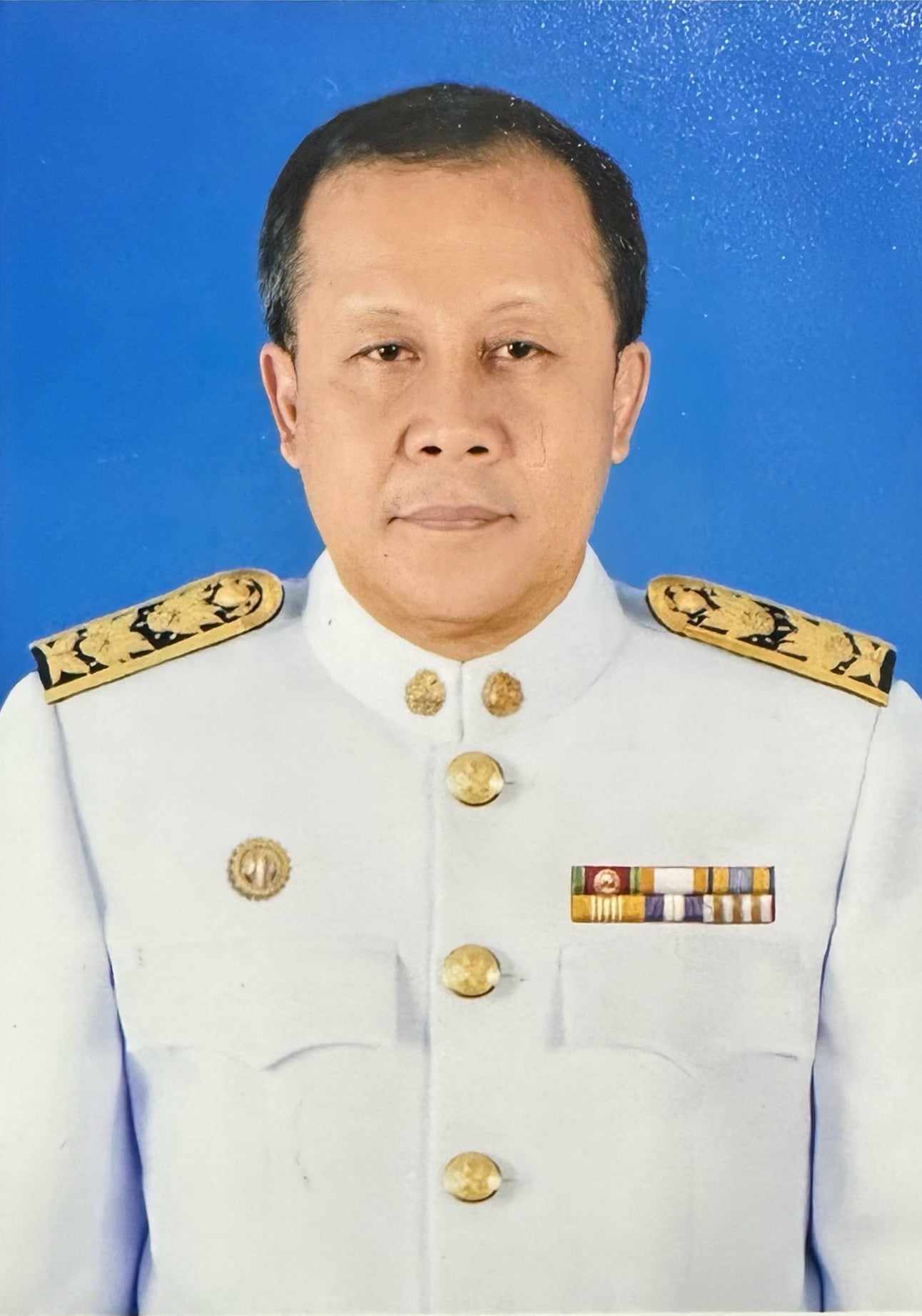 นายยุวบูรณ์ ศักดิ์สม