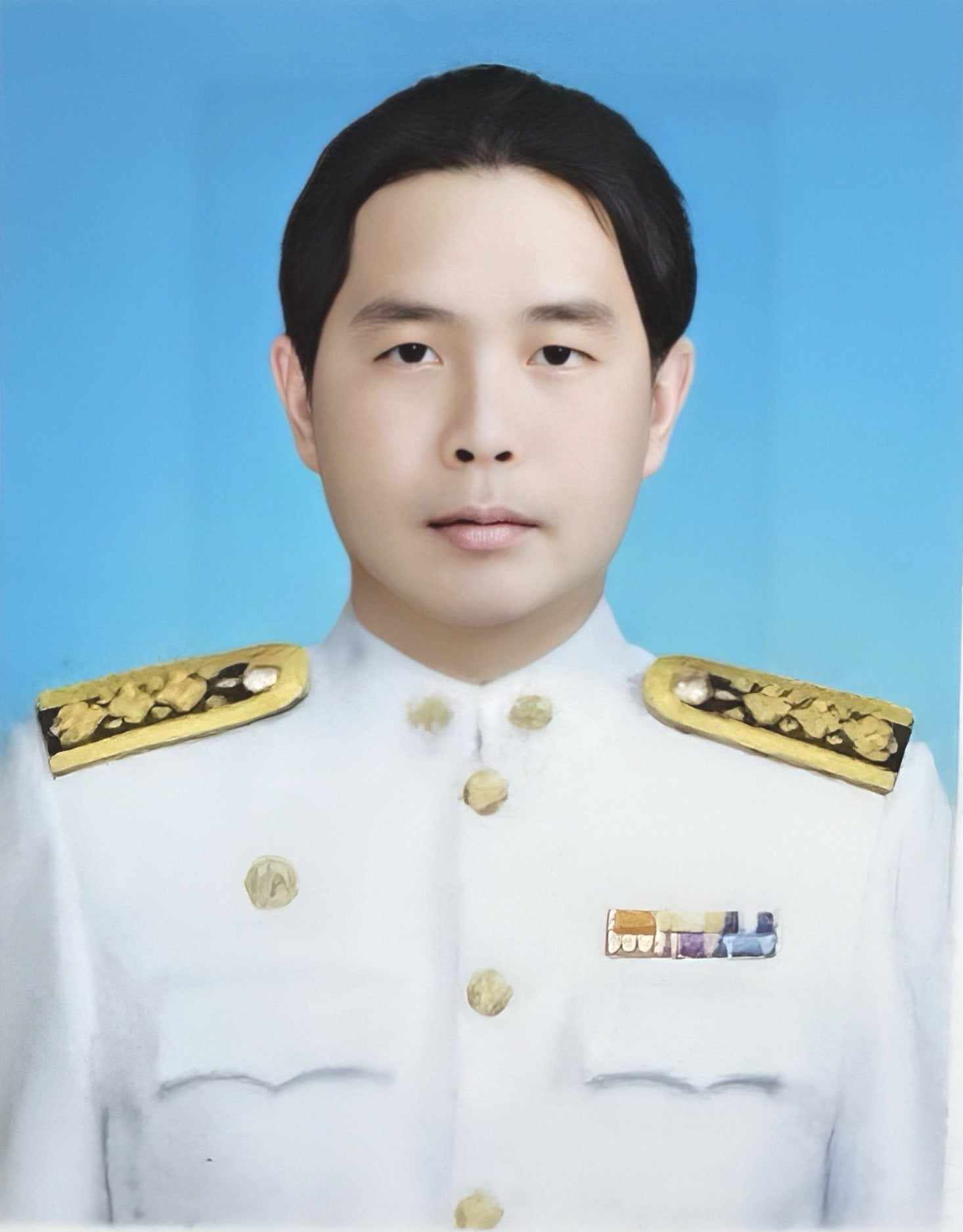 นายพีราวัชร์ เขียววาท